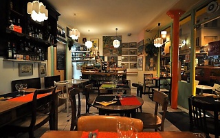 Restaurant Estelle's Café Paris