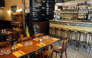 Restaurant Sur Les Quais Paris